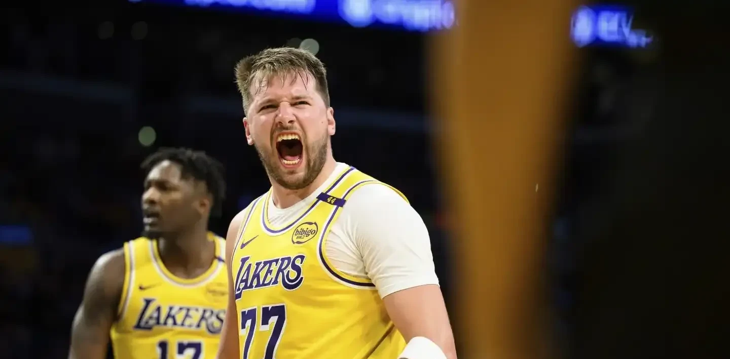 U8-包含雄鹿引发争议！，东契奇官方宣布重要助攻新规全场沸腾不已的词条