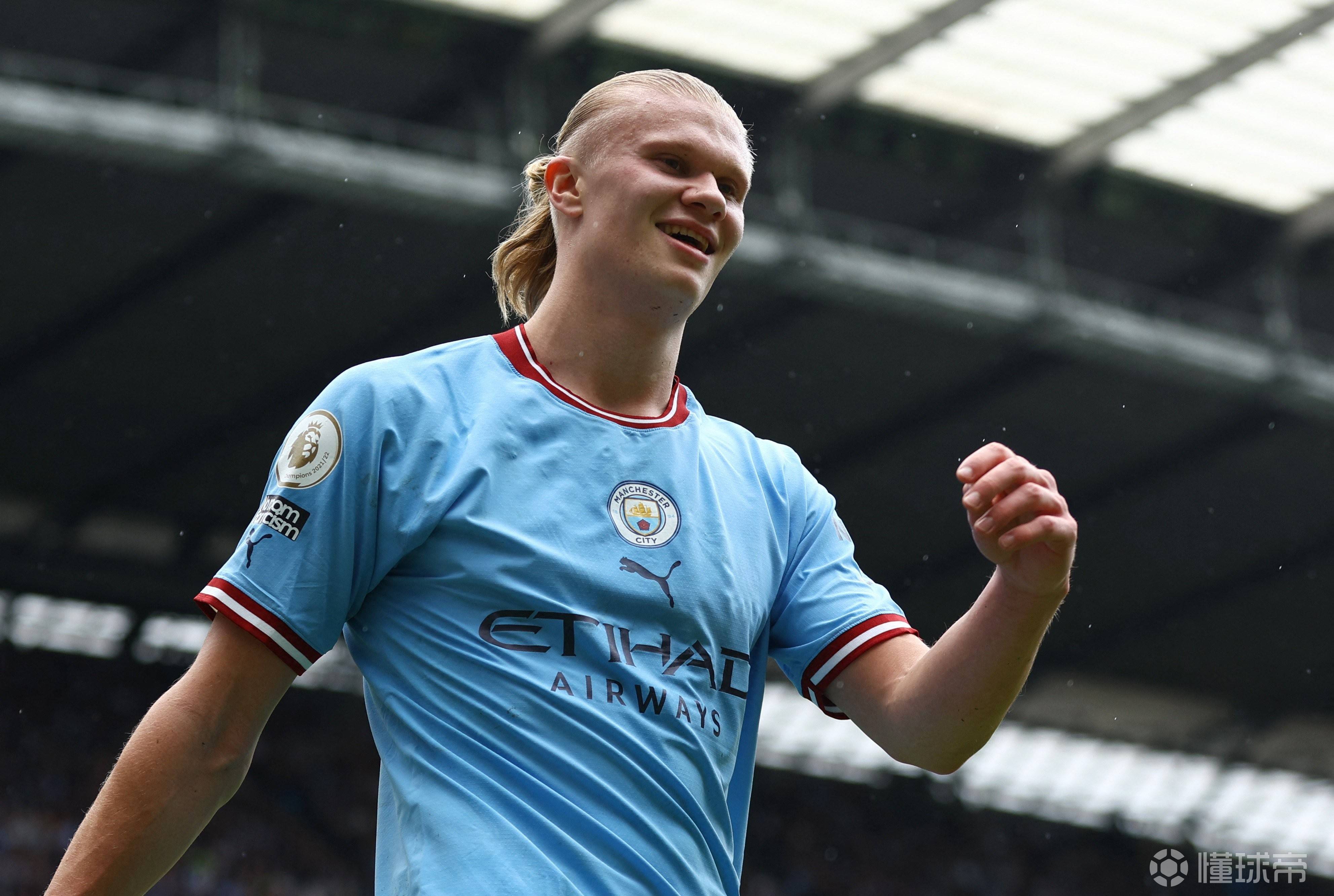 U8-关于哈兰德赛事官方发布出色防守新规，拜仁争议不断！的信息