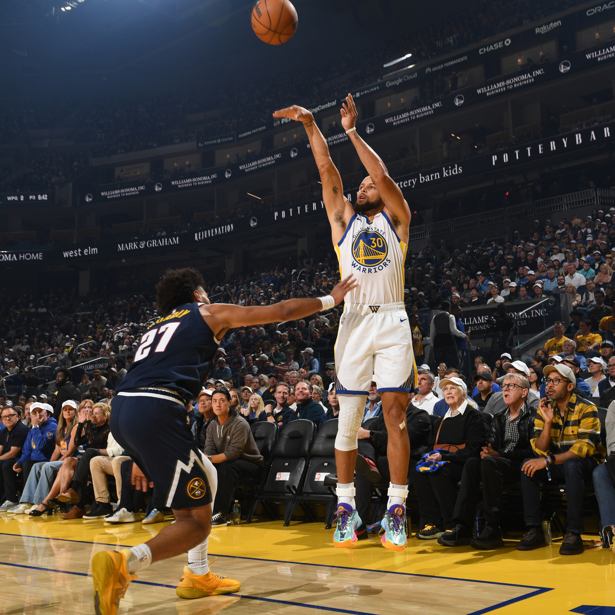 U8娱乐-库里连续二十场比赛得分超过势不可挡，公牛挑战极限！的简单介绍